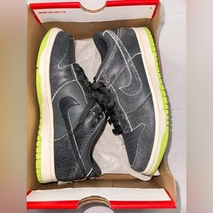 BRAND NEW Nike Dunk Low SE (GS 6.5y)
